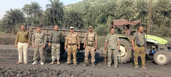 राजमहल कोल परियोजना में अवैध कोयला जब्त