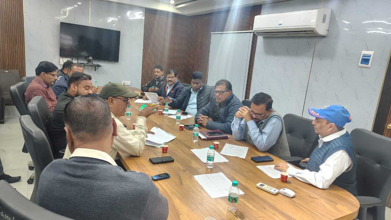 Bokaro News : प्रबंधन से वार्ता के बाद राकोमयू का आंदोलन स्थगित