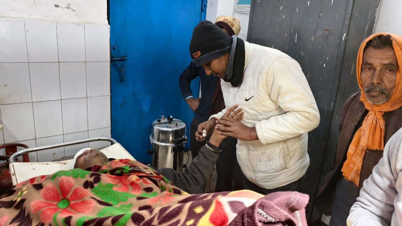 तेज रफ्तार बाइक की टक्कर से नाइट गार्ड घायल