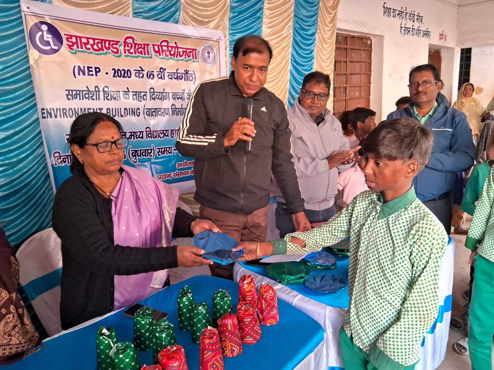 खेलकूद में दिव्यांग बच्चों का दिखा दमखम