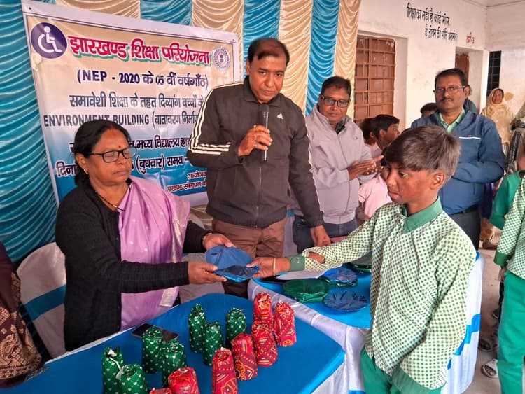 खेलकूद में दिव्यांग बच्चों का दिखा दमखम