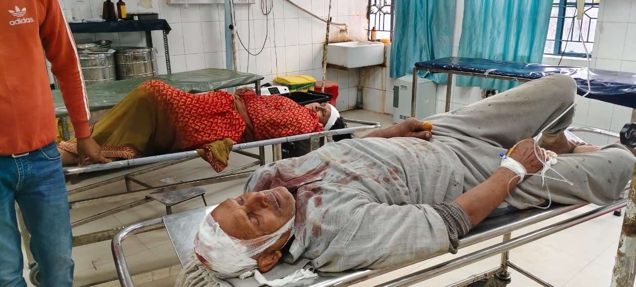 डेरवा गांव में दो पक्षों के बीच जमकर चले लाठी-डंडे, नौ घायल