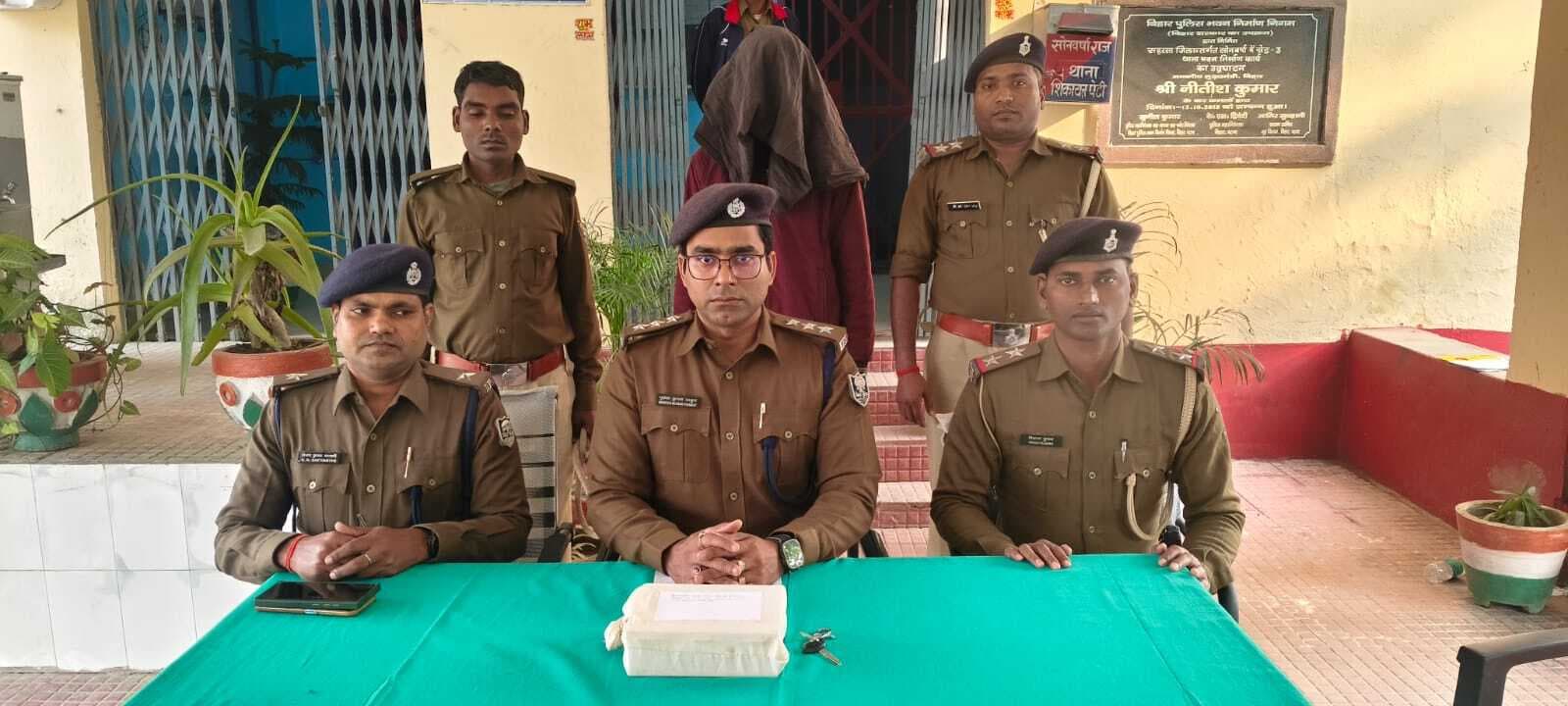 गोलीकांड मामले का उद्भेदन, कट्टा व कारतूस के साथ एक गिरफ्तार