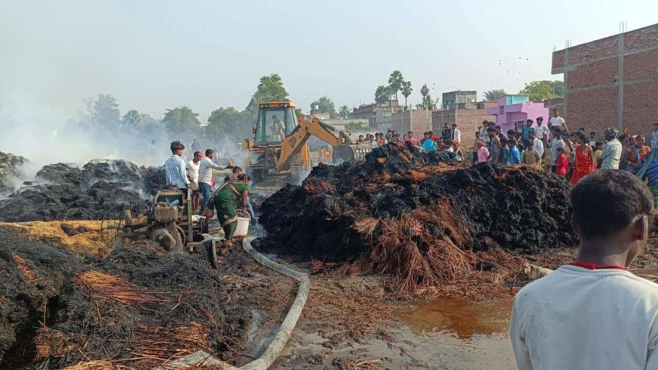 खलिहान में लगी भीषण आग, धान समेत बिचाली जलकर राख