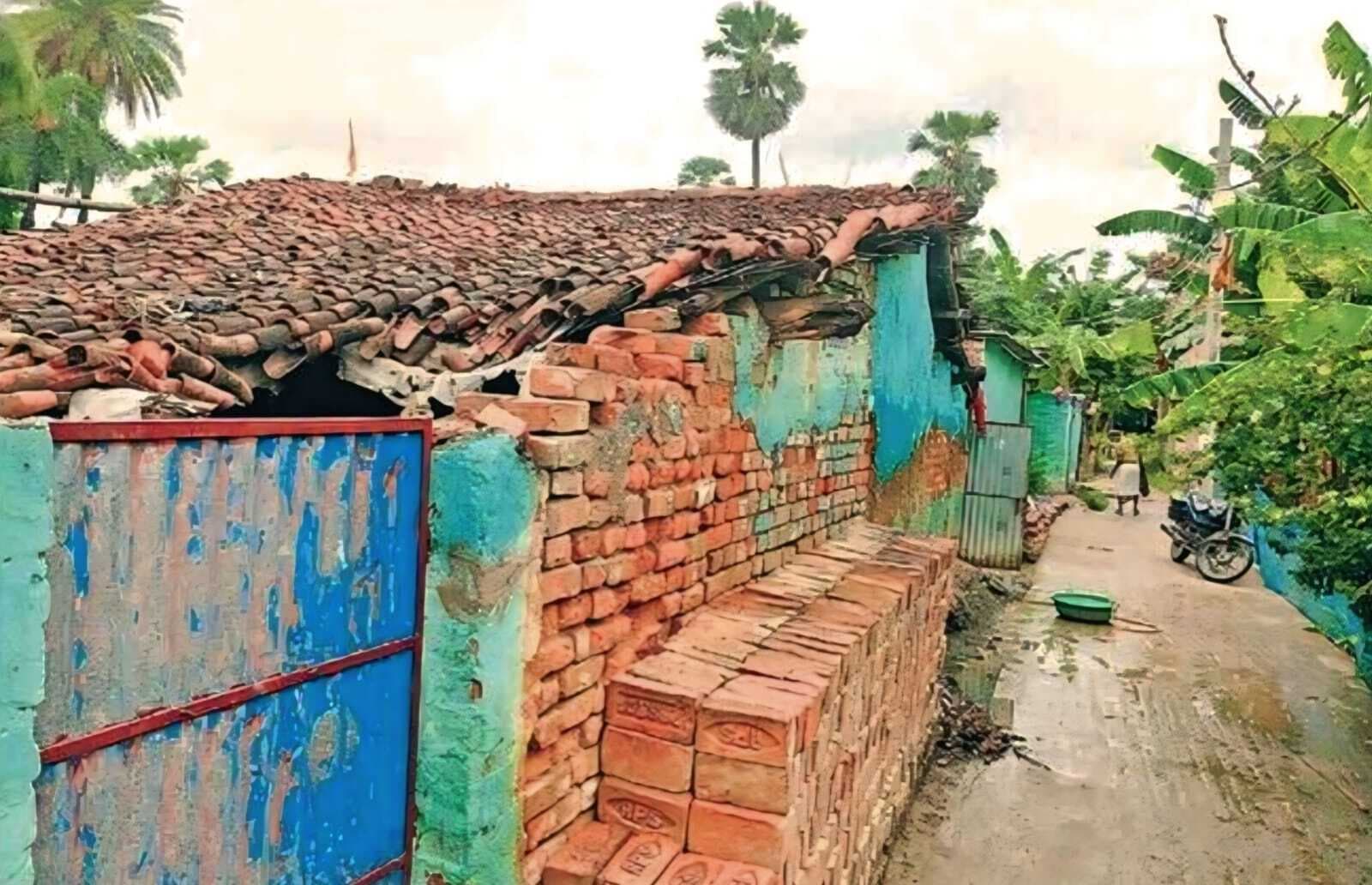 hajipur news. महनार नप के 20 से अधिक भूमिहीन परिवार आज भी मस्जिद की भूमि पर रहने को मजबूर