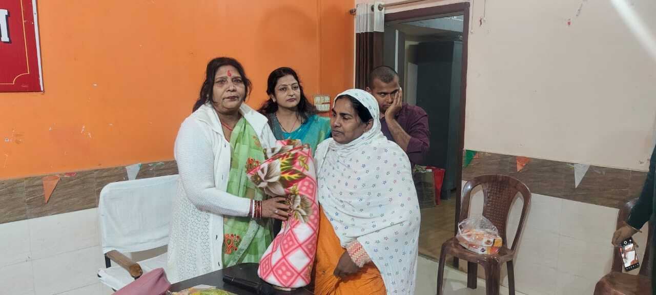 स्वास्थ्य जांच व कंबल वितरण कार्यक्रम का आयोजन