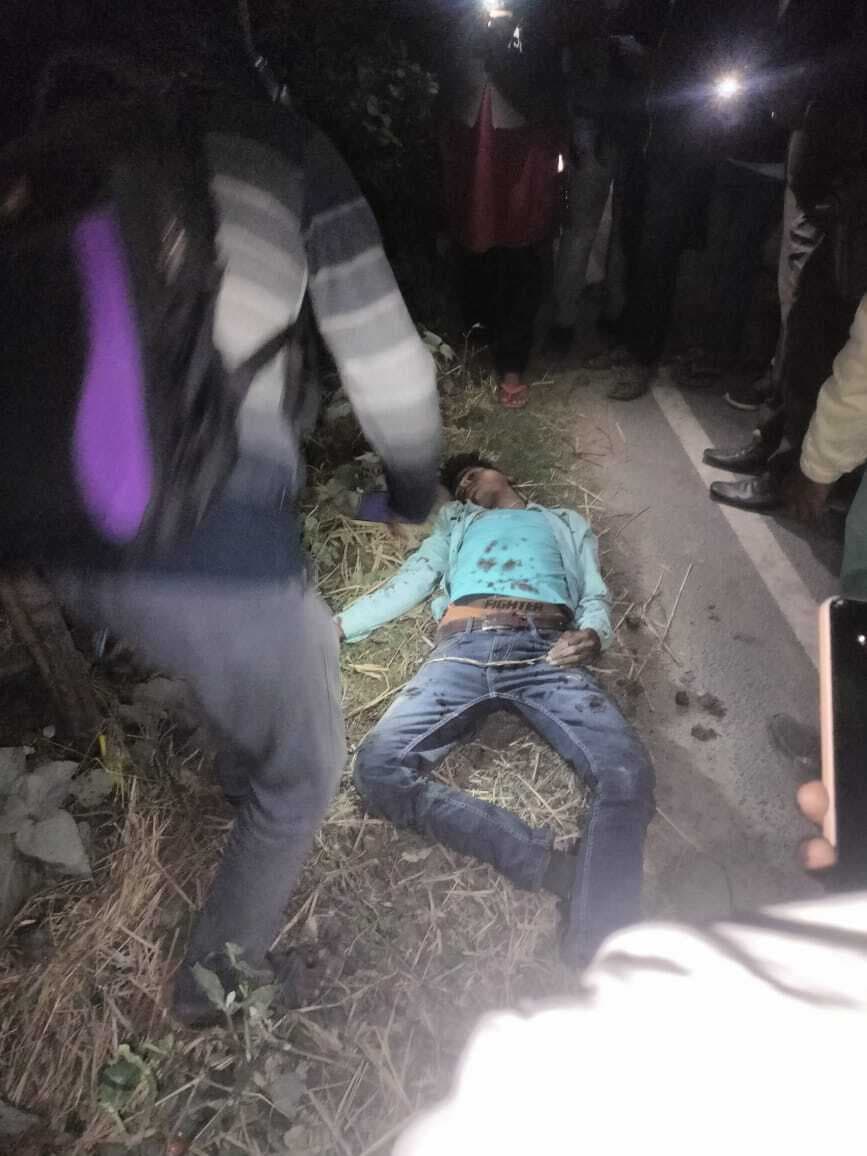 जुगाड़ वाहन व बाइक की टक्कर में बाइक सवार की मौत