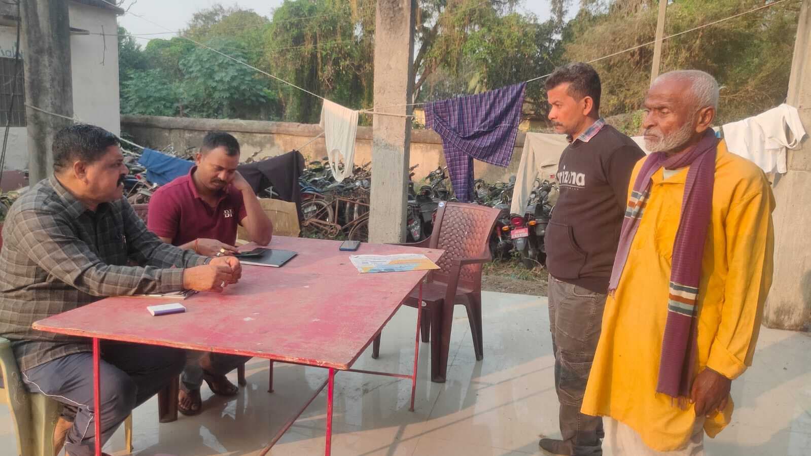 प्रतापपुर में जमीन कब्जा करने की नीयत से काटा धान, विरोध करने पर मारपीट