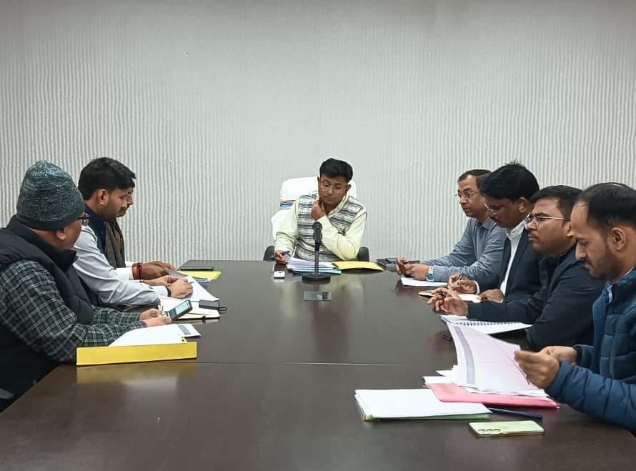 किसानों से धान खरीद में बरतें पारदर्शिता : डीएम