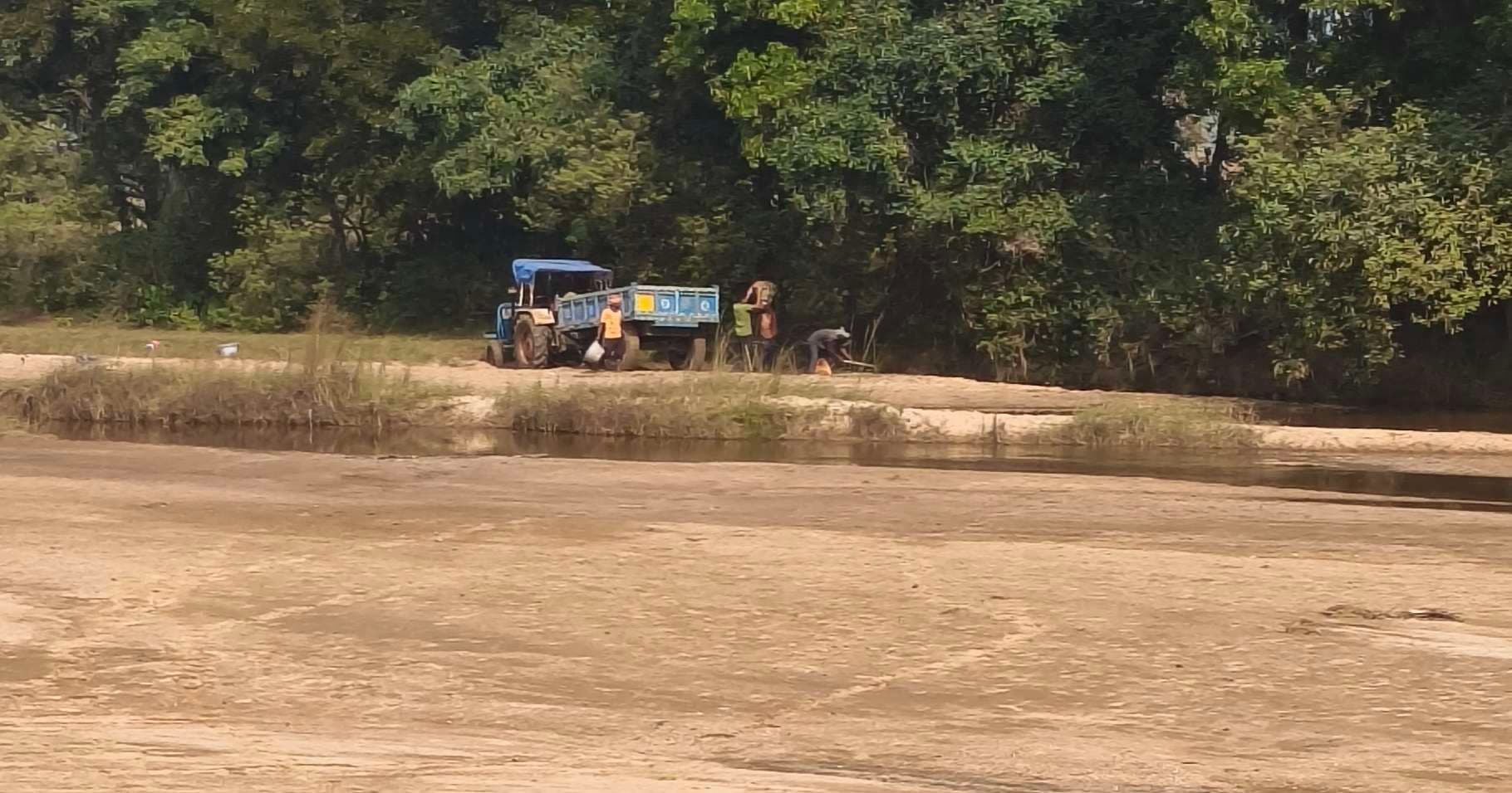 Giridih News :बेंगाबाद में नहीं थम रहा बालू का अवैध धंधा