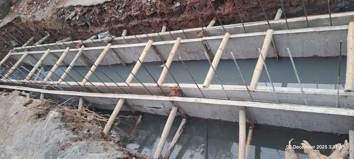 गोड्डा नगर परिषद क्षेत्र में नाली निर्माण की गुणवत्ता पर उठे सवाल