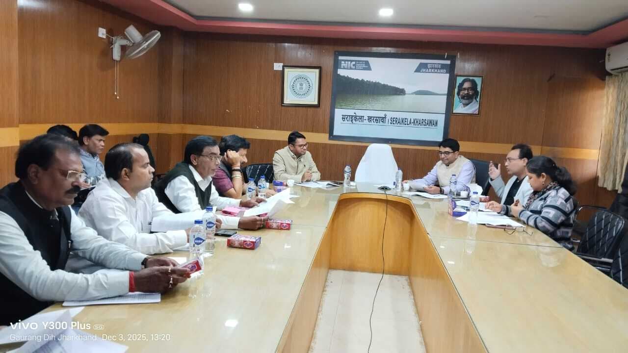 Seraikela Kharsawan News : जिले की तीनों विस में 79 नये मतदान केंद्र बनेंगे, 59 केंद्रों के भवन बदलेंगे