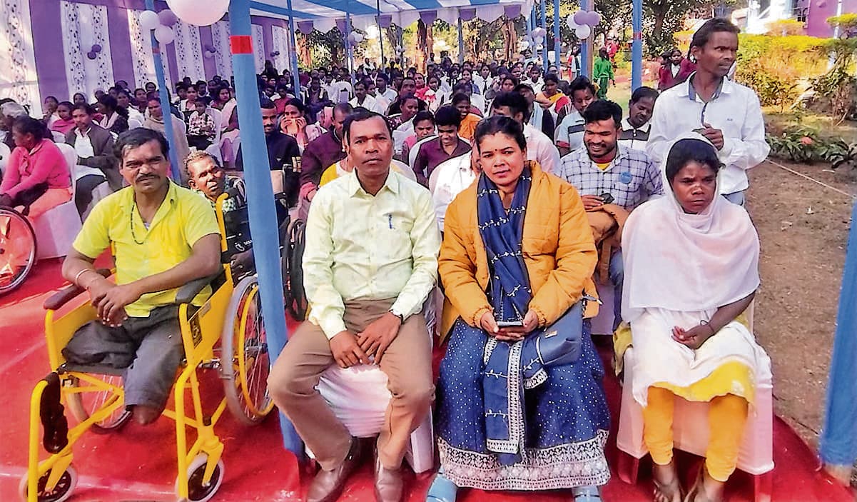 Chaibasa News : दिव्यांगों की प्रतिभा समाज की असली शक्ति