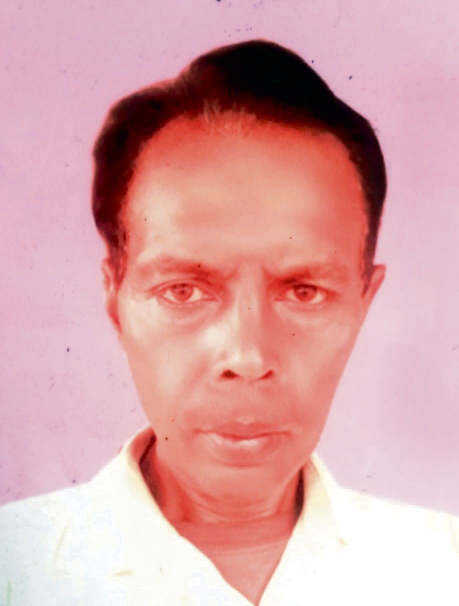 Chaibasa News : ट्रैक्टर से बचने को बाइक मोड़ते ही स्कूटी से टकरायी, शिक्षक की मौत