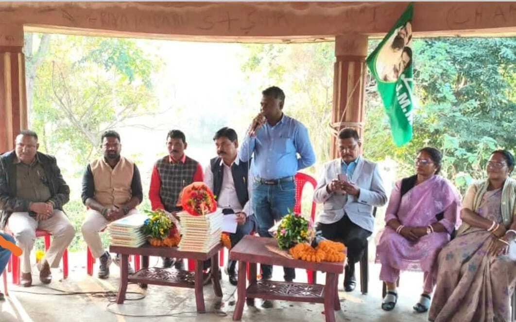 East Singhbhum News : जनता का प्यार सबसे बड़ी ताकत, हर पंचायत में तेजी से होगा विकास : सोमेश