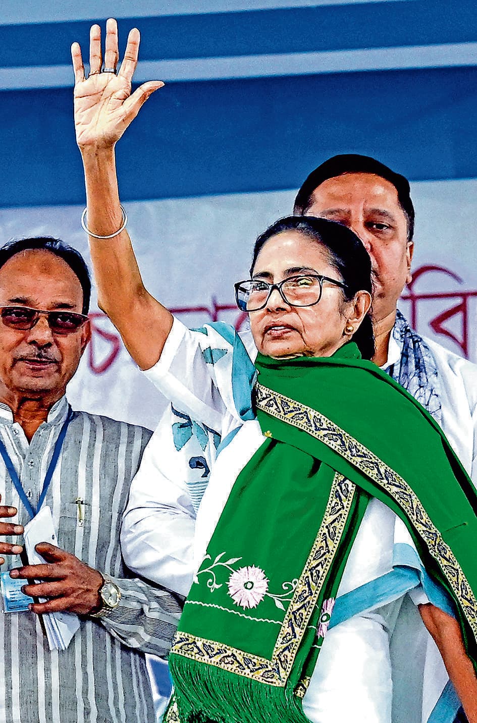 किसी भी कीमत पर बंगाल पर कब्जा करना चाहते हैं शाह: ममता किसी भी कीमत पर बंगाल पर कब्जा करना चाहते हैं शाह: ममता