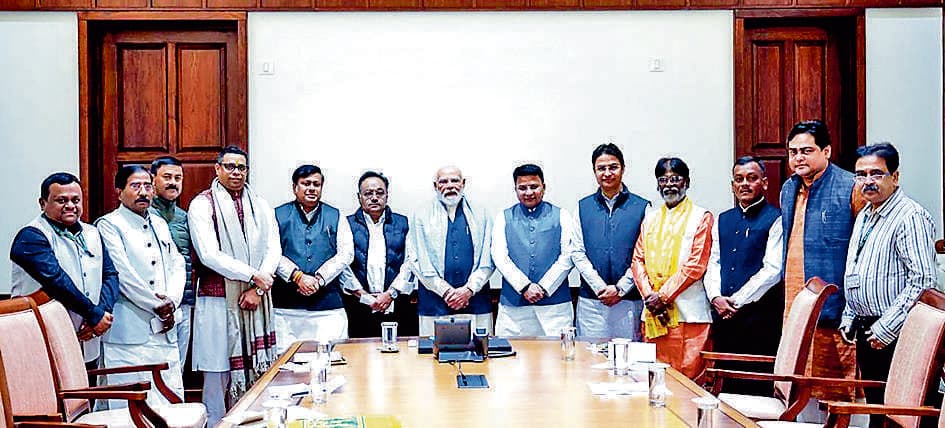 तृणमूल कांग्रेस के खिलाफ जारी रखें लड़ाई, अगले साल चुनाव जीतेंगे : मोदी