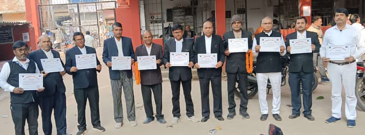 पीरो बार के नवनिर्वाचित अध्यक्ष और अन्य पदाधिकारियों ने ली शपथ