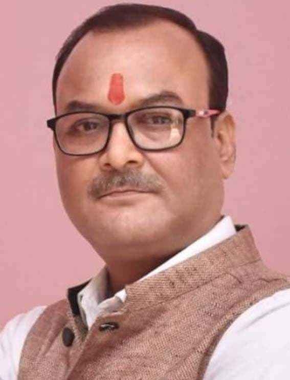 अतिक्रमण हटाने के साथ-साथ पार्किंग व वेंडिंग ज़ोन की भी जरूरत