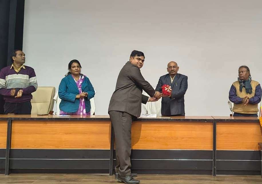 कृषि परिवर्तन की राह दिखा रहा कृषि महाविद्यालय : डॉ डीके महतो