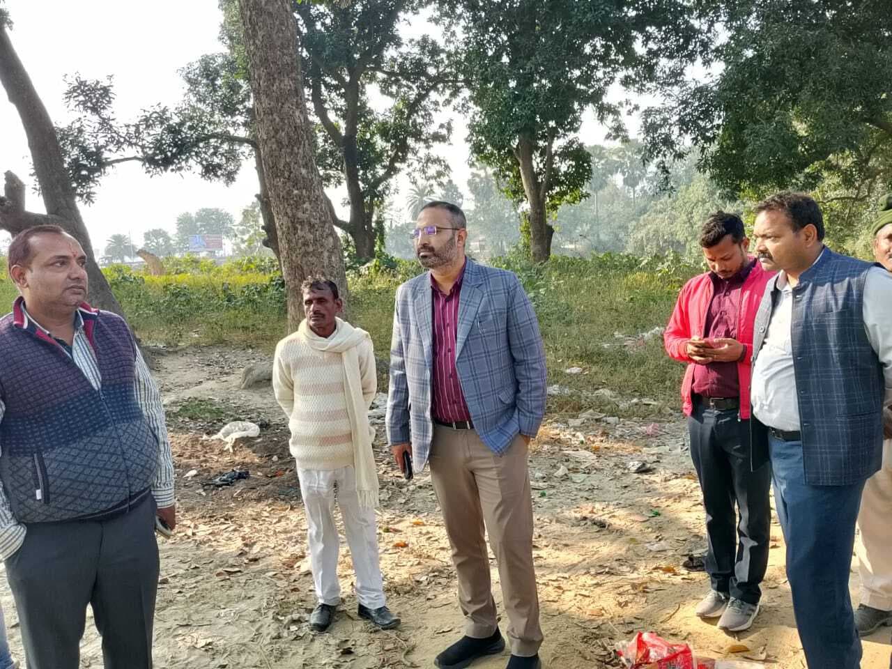 Madhubani News : एसडीएम ने उच्चैठ भगवती मंदिर परिसर स्थित विवाह भवन व धर्मशाला का किया निरीक्षण