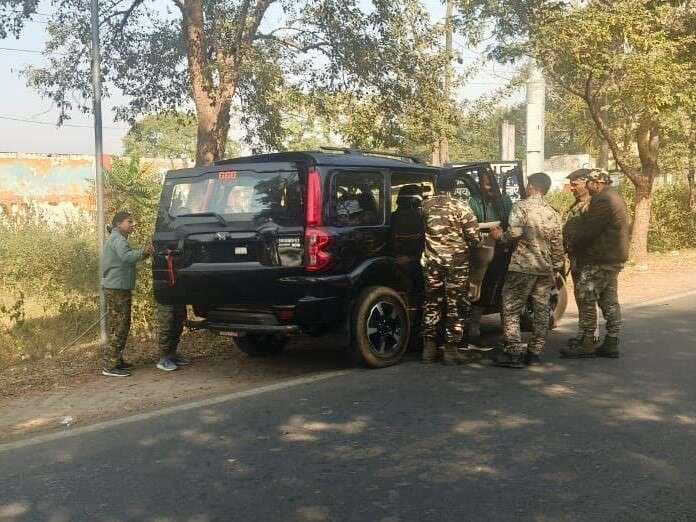 Giridih News :पुलिस ने ब्लैक फिल्म लगे चारपहिया वाहनों के खिलाफ चलाया अभियान