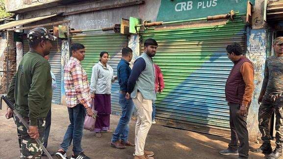 गोड्डा नगर परिषद ने 23 दुकानों को बकाया किराया न देने पर किया सील