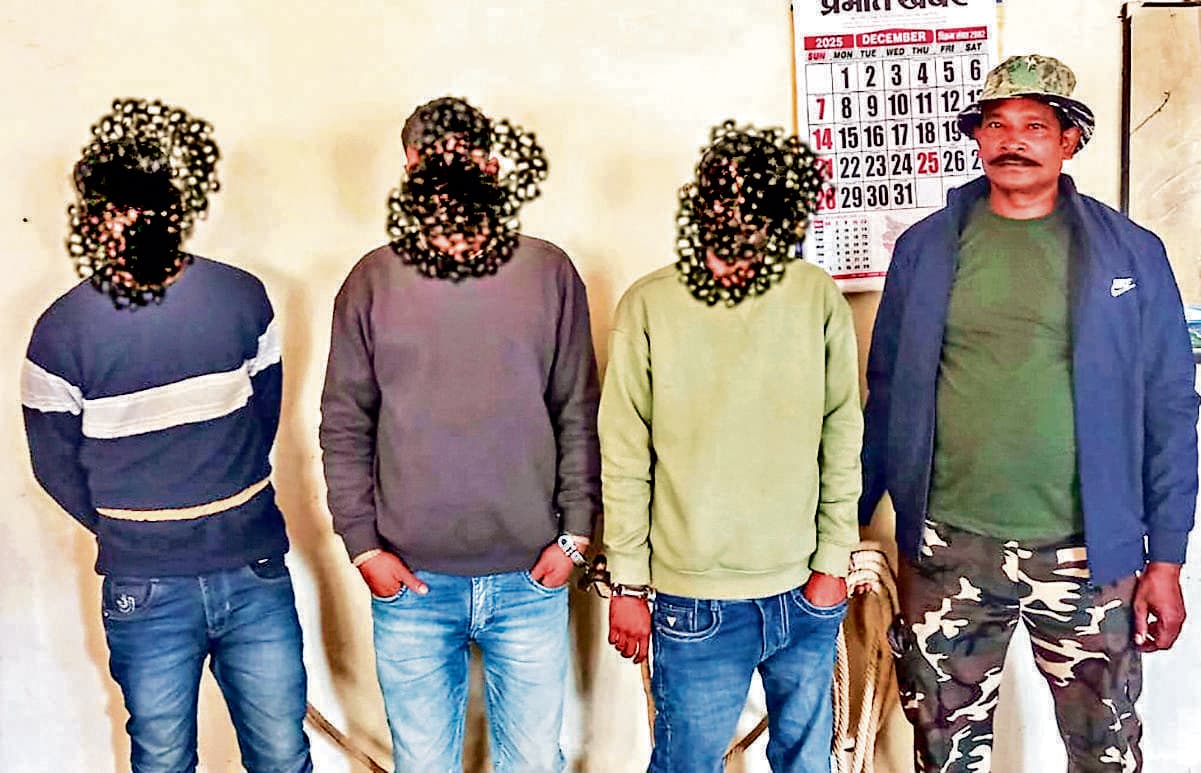 Chaibasa News : मोतिहारी के तीन युवक ठगी करने के आरोप में गिरफ्तार