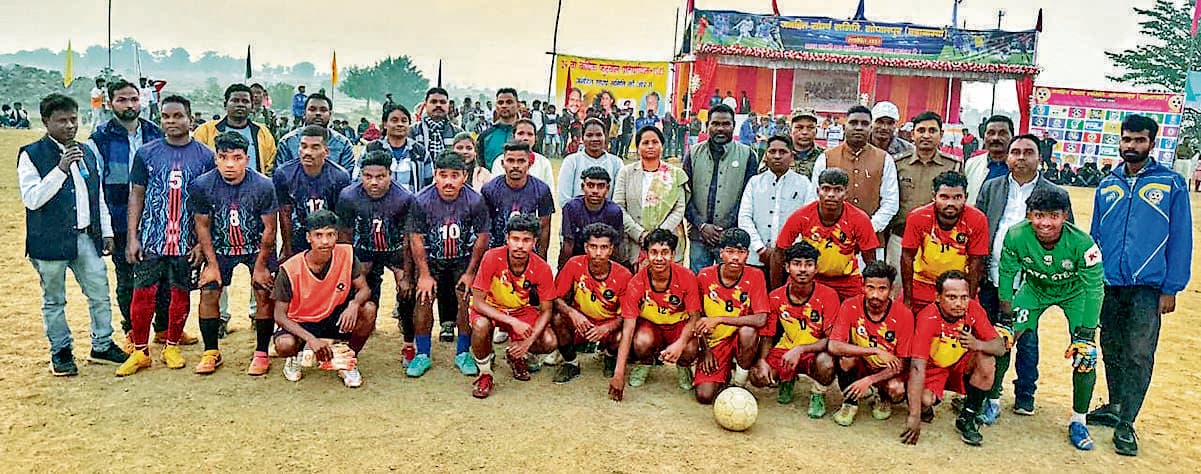 Seraikela Kharsawan News : बारुडीह को हरा दिल ब्रदर्स सीटीएम टीम चैंपियन