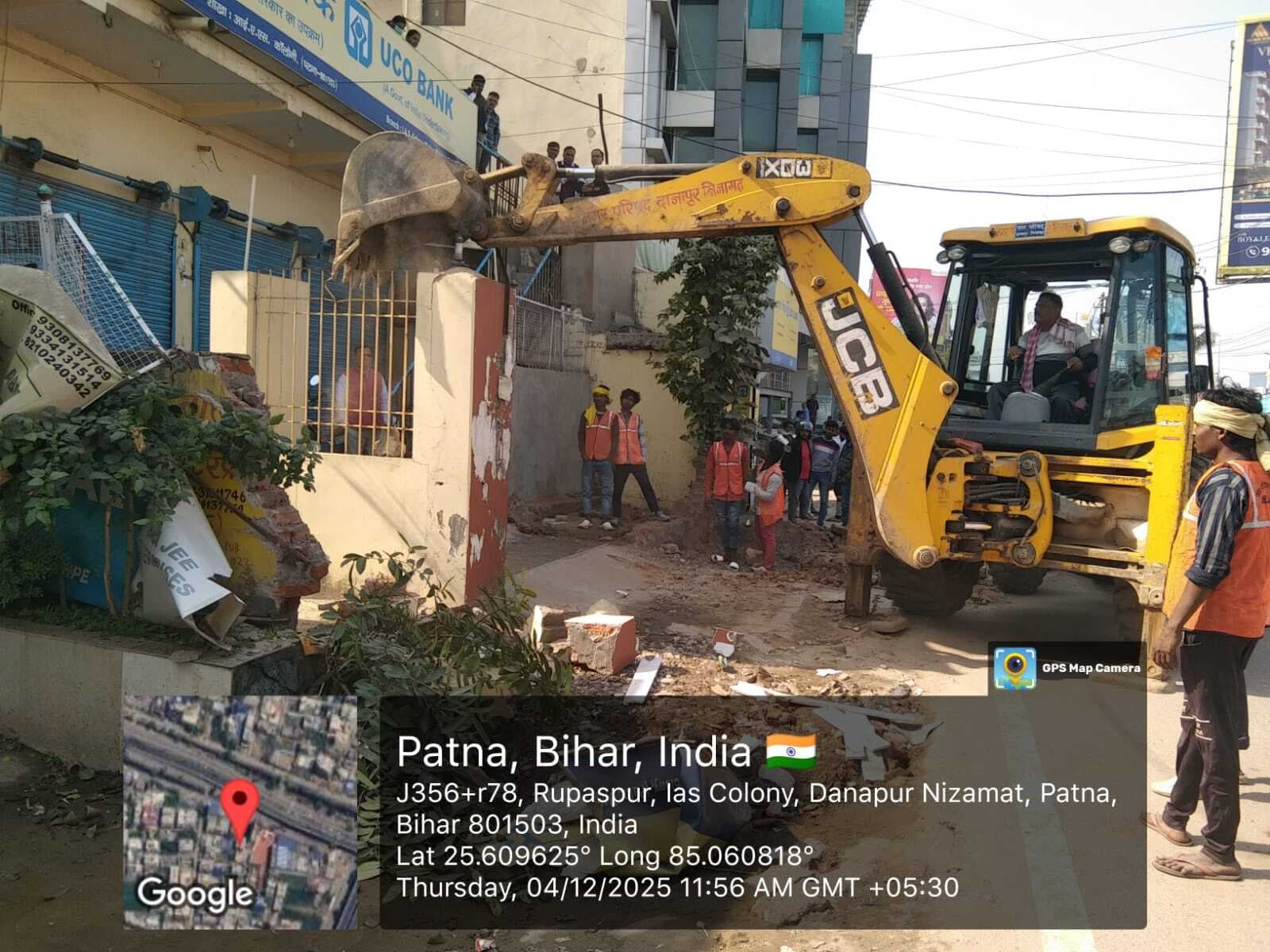 मीठापुर मंडी से अनिसाबाद गोलंबर तक हटा अतिक्रमण