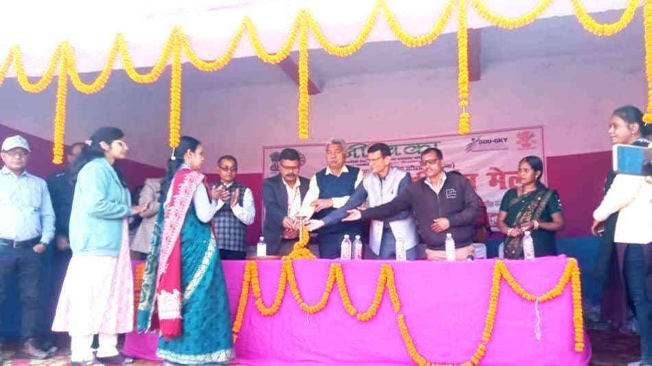 जीविका के रोजगार सह मार्गदर्शन मेले में 87 युवाओं को मिला नियुक्ति पत्र