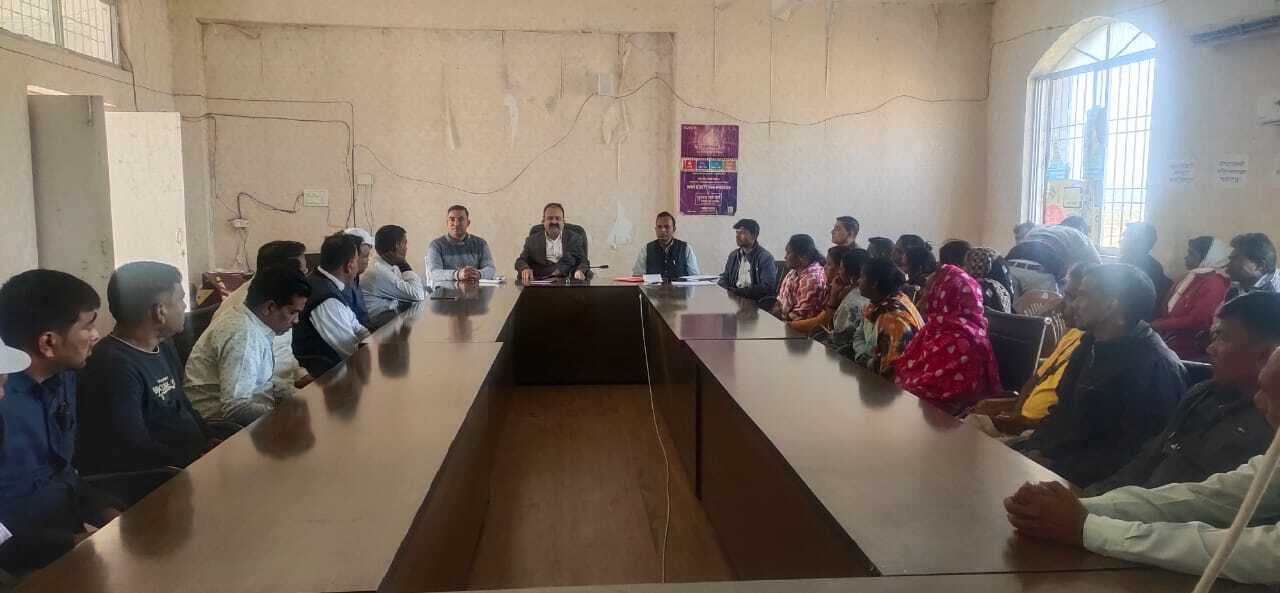 धान अधिप्राप्ति को लेकर किसानों को करें जगारूक : बीडीओ