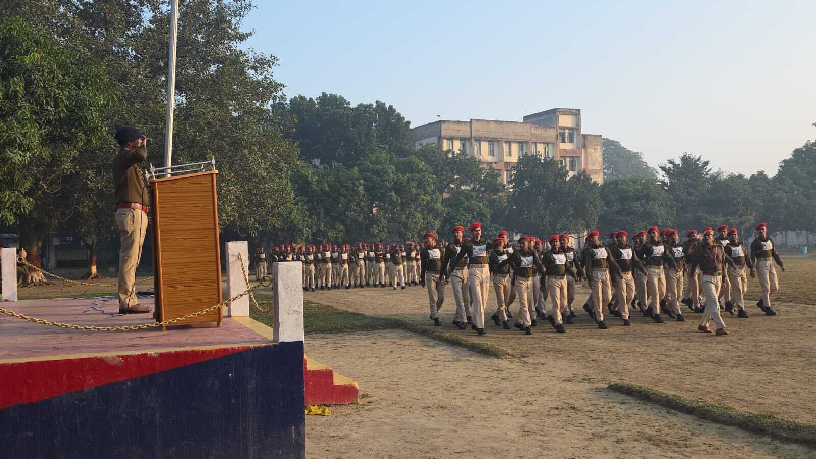 एसपी ने परेड का किया निरीक्षण, शारीरिक फिटनेस को ले एसपी सख्त