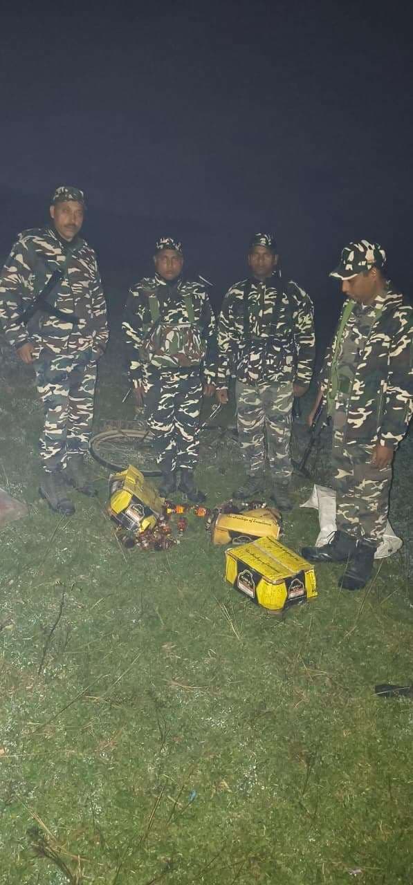 90 बोतल शराब बरामद, तस्कर फरार