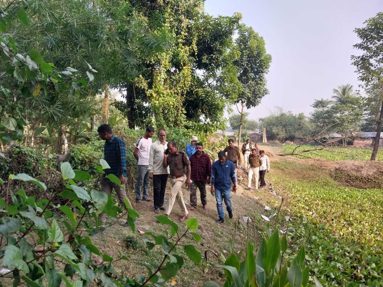 पूर्व मुखिया के घर से 25 लाख के जेवरात व डेढ़ लाख नगदी की चोरी