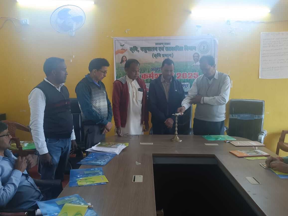 रबी कर्मशाला में फसल सुरक्षा के बारे में दी गयी जानकारी