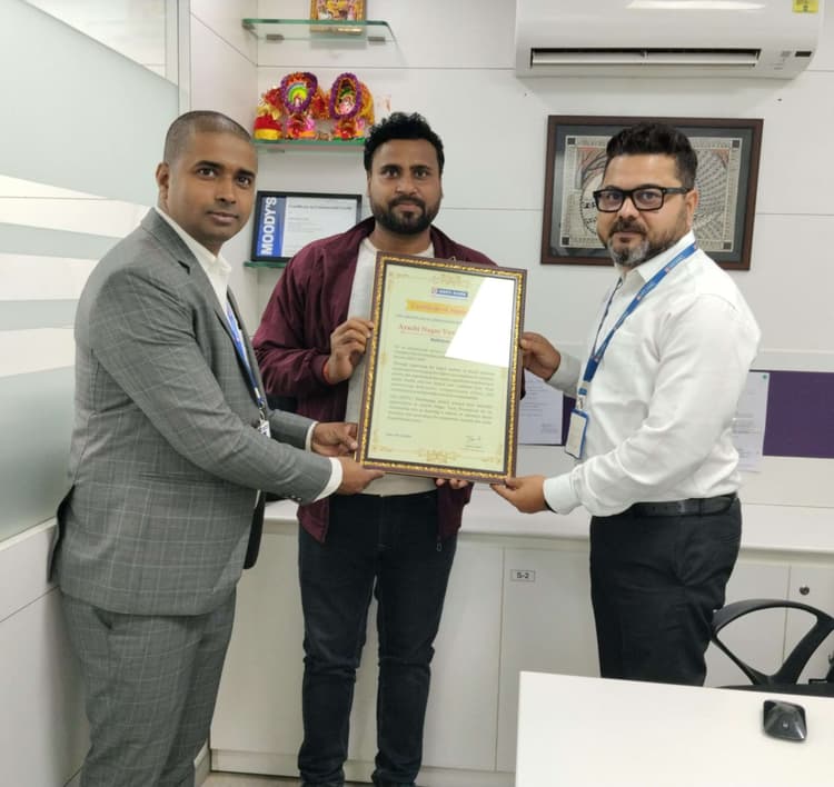 Madhubani News : अयाची नगर युवा फाउंडेशन के संस्थापक को किया सम्मानित