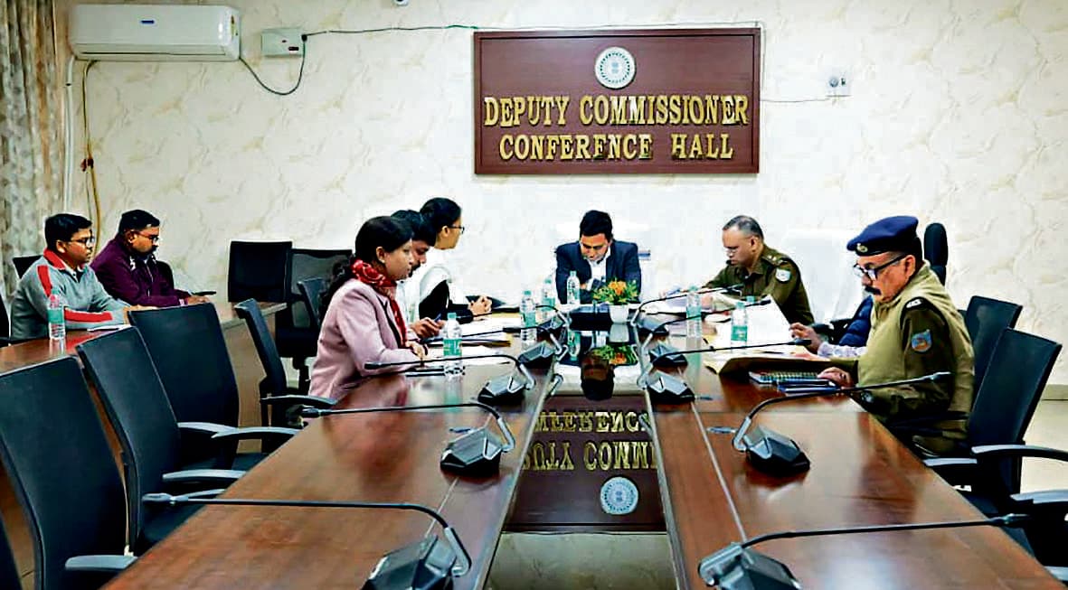 Chaibasa News : जिले में मैट्रिक परीक्षा के लिए 53 व इंटर के लिए 29 केंद्र बनेंगे