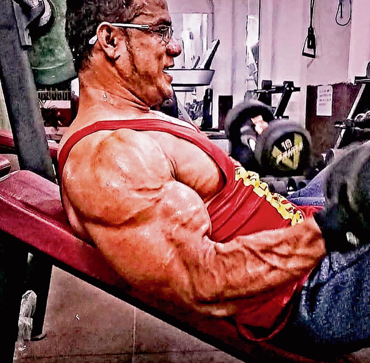 Chaibasa News : चैंपियनशिप के लिए 12 जोन के 141 बॉडी बिल्डर बहा रहे पसीना