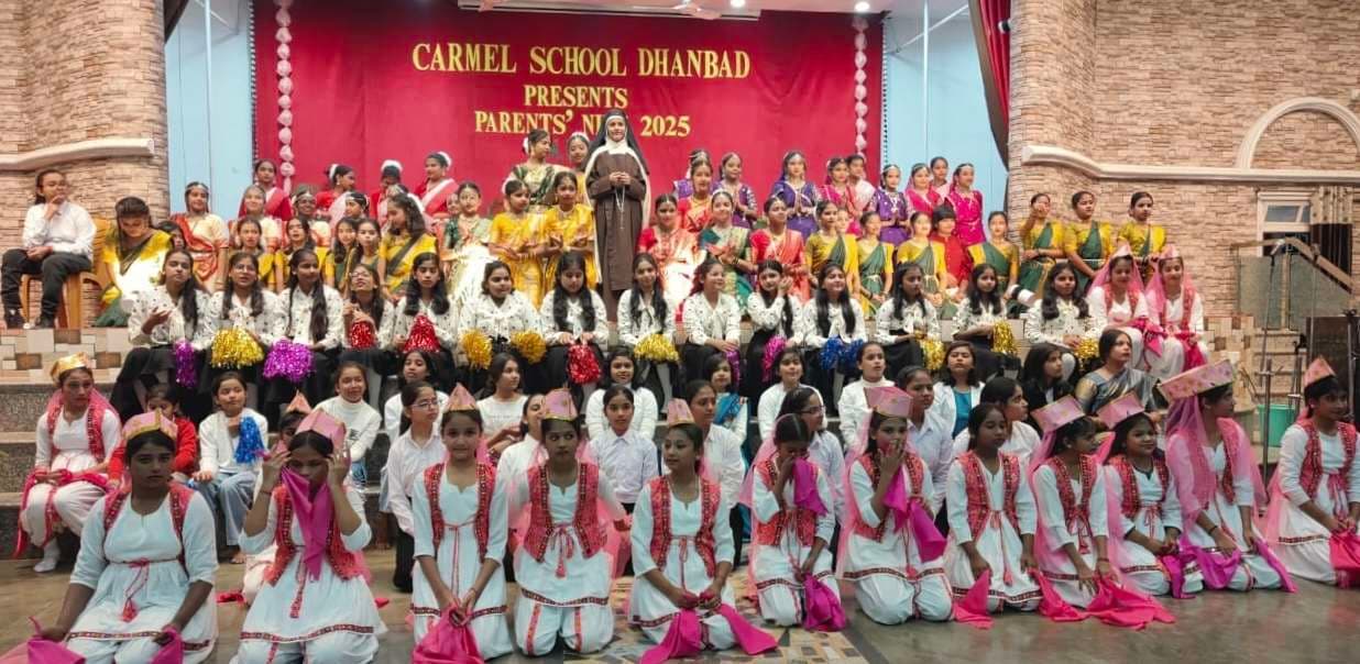 Dhanbad News: कार्मेल स्कूल में पैरेंट्स नाइट का आयोजन