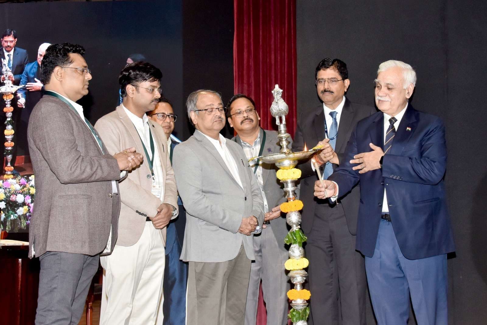 Dhanbad News: खनन अपशिष्टों में छिपे अवसरों का तकनीकी समाधान विकसित करें : संजीव कुमार