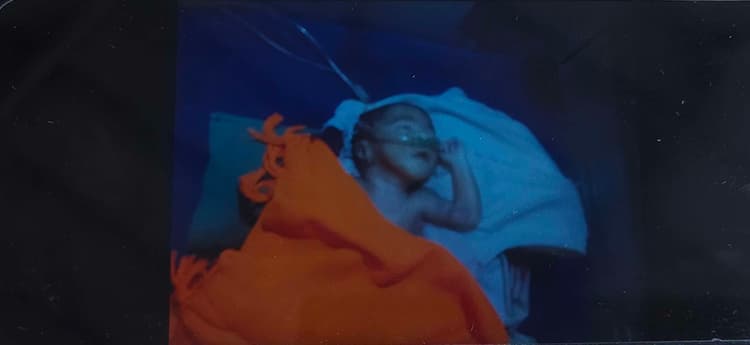 सड़क किनारे कचरे के ढेर से मिला नवजात शिशु, मौत