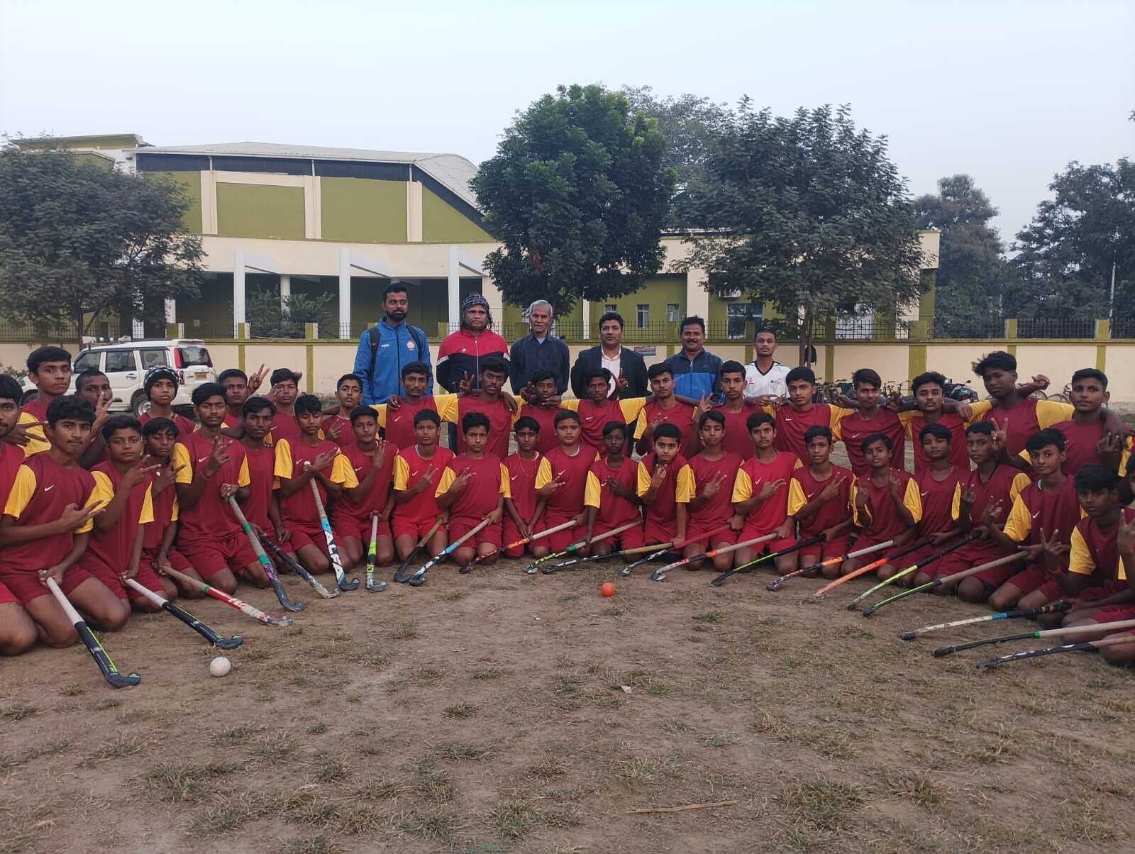 राज्य स्तरीय चैंपियनशिप के लिए हॉकी टीम रवाना