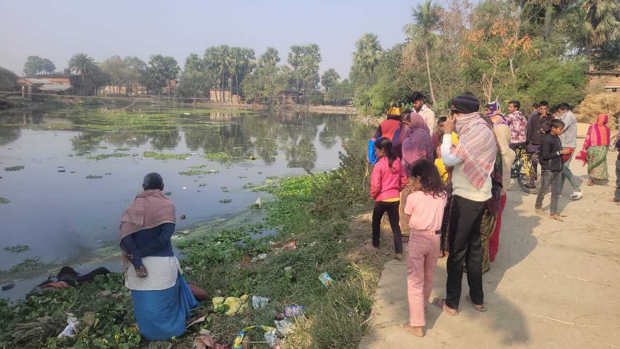 मोहद्दीनगर में पोखर से महिला का शव बरामद