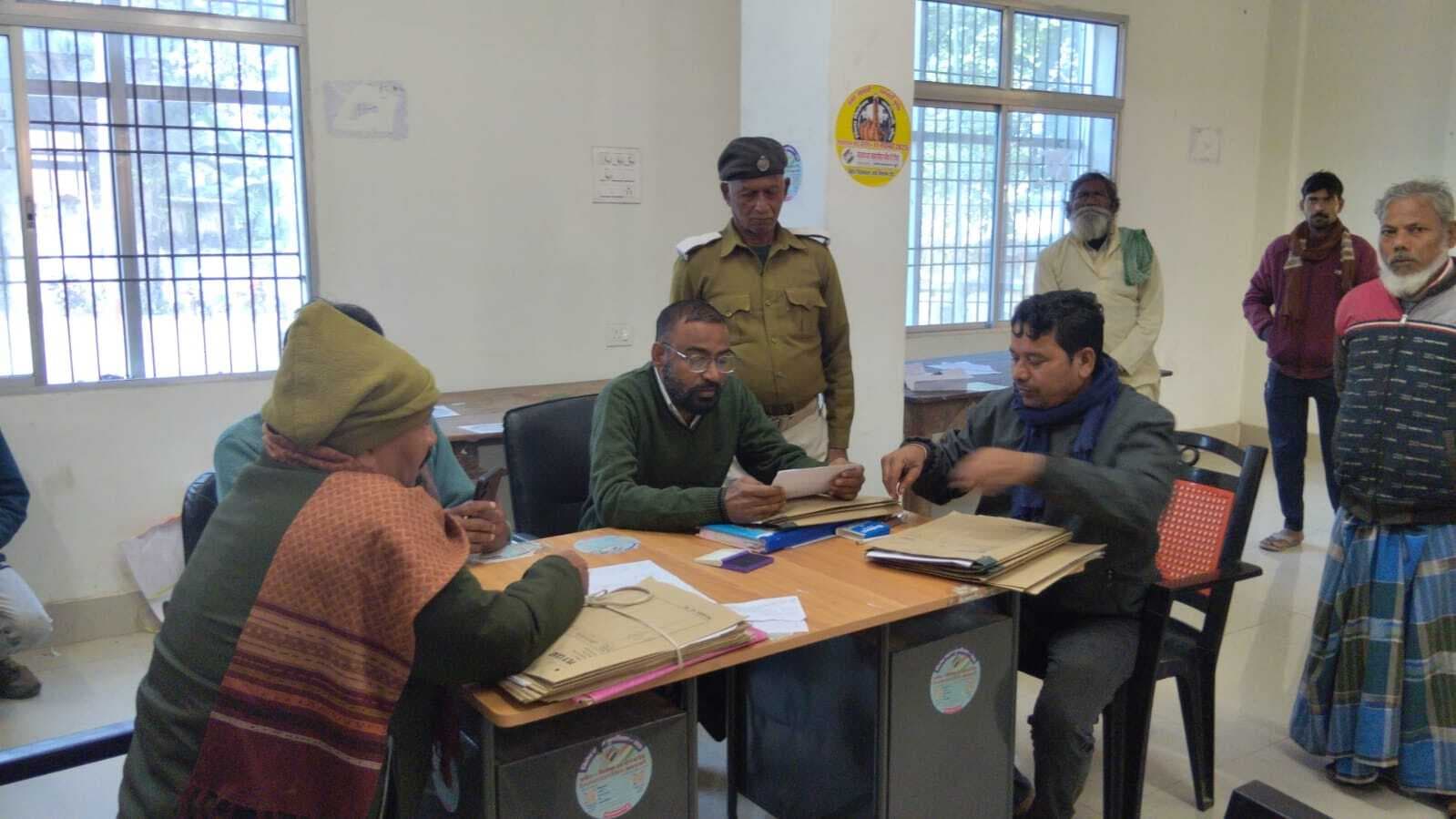 जनता दरबार में चार मामलों का निष्पादन