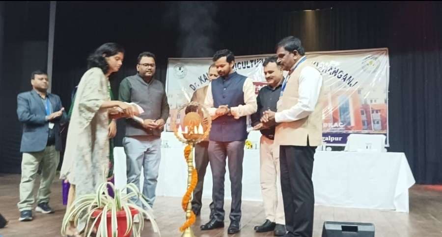 आधुनिक कृषि विज्ञान में  ग्रामीण अर्थव्यवस्था को नई दिशा देने की क्षमता: डीएम