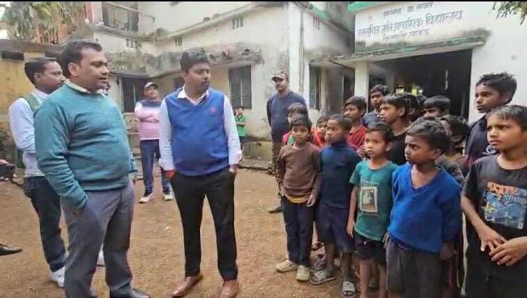 आवासीय विद्यालय में बच्चों को खराब भोजन मिलने की हुई जांच