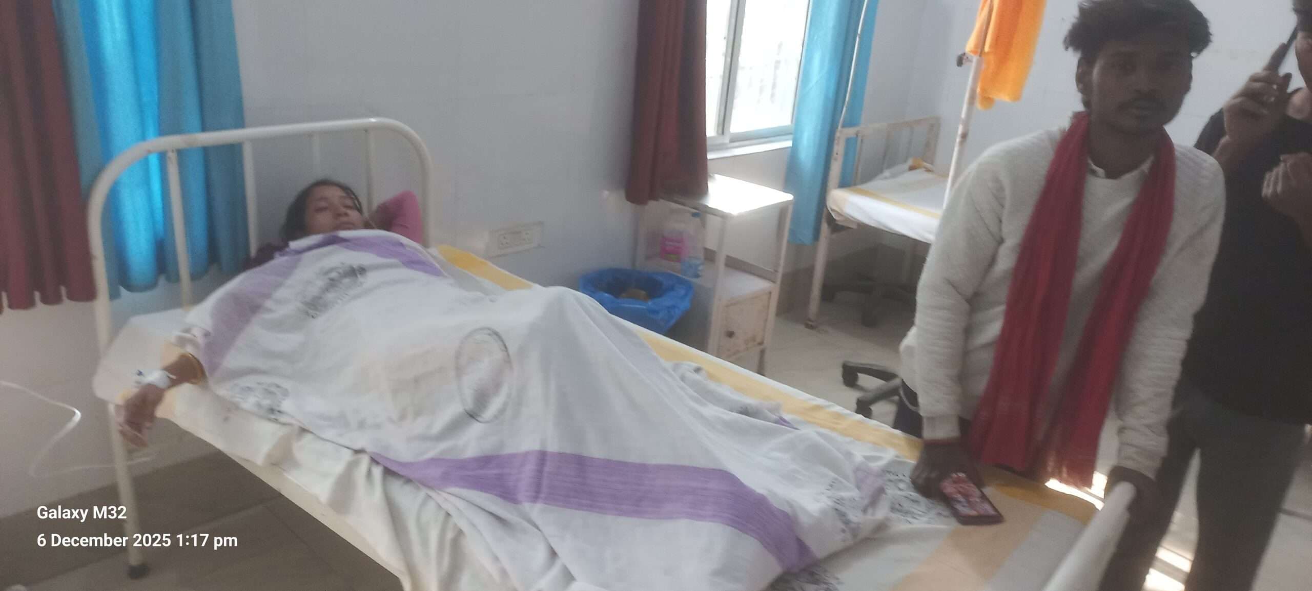 टोटो के धक्के से बाइक चालक दंपती जख्मी