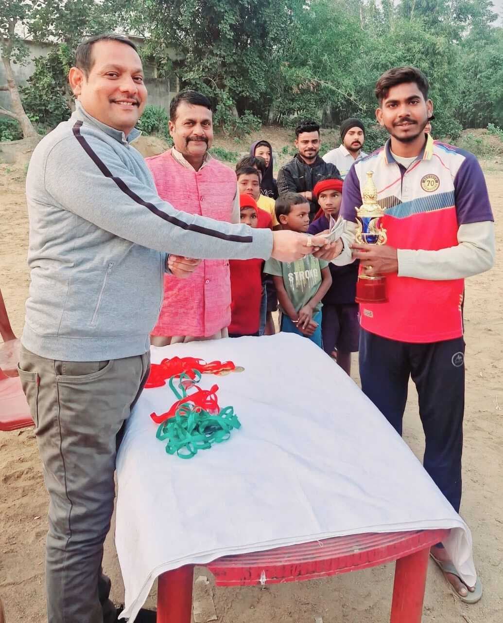 नयागांव को हराकर पंजवारा टीम बनी विजेता