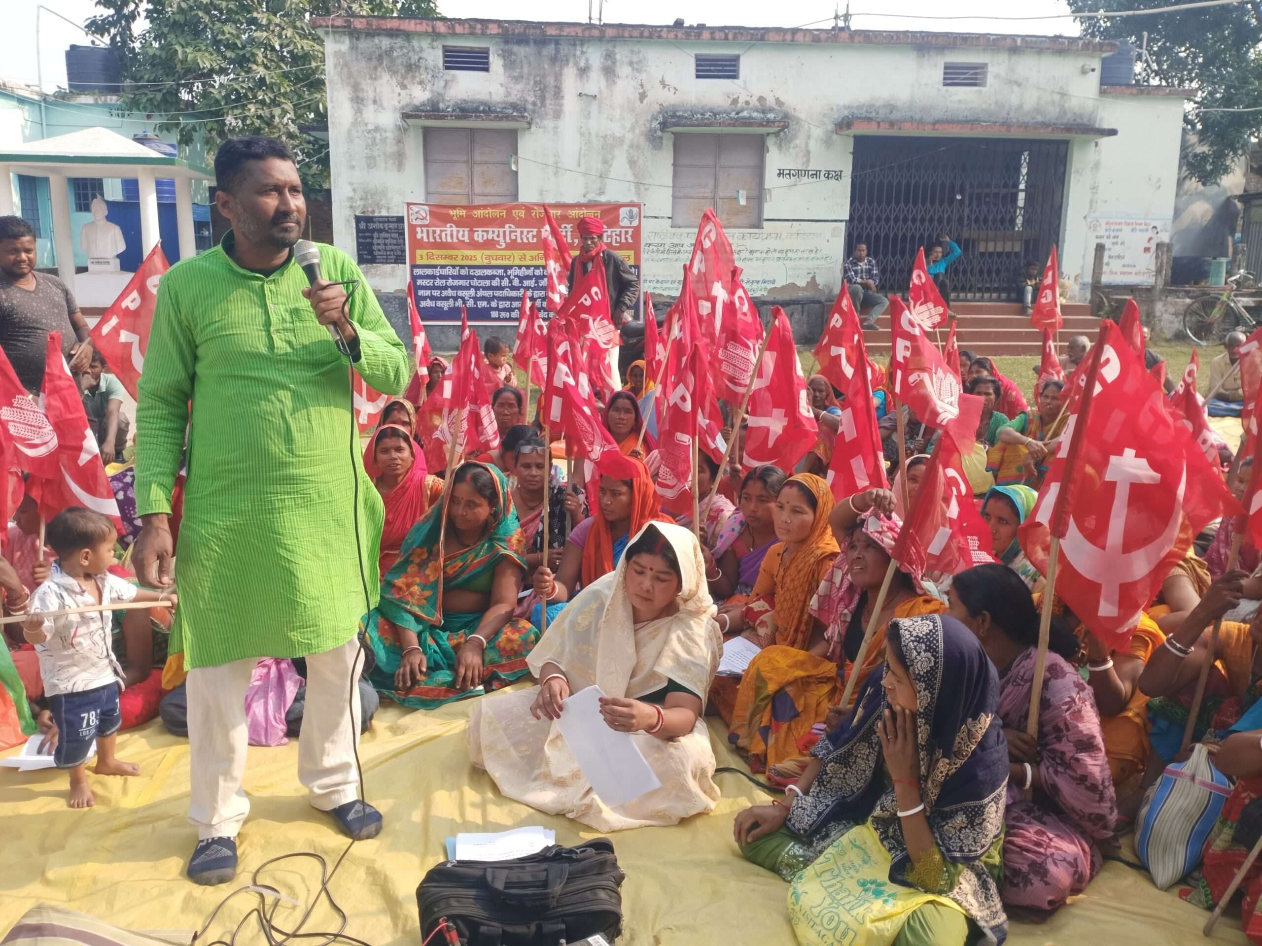लालकाडधारियों ने चौथे दिन भी अनश्चिमकालीन धरना रखा जारी